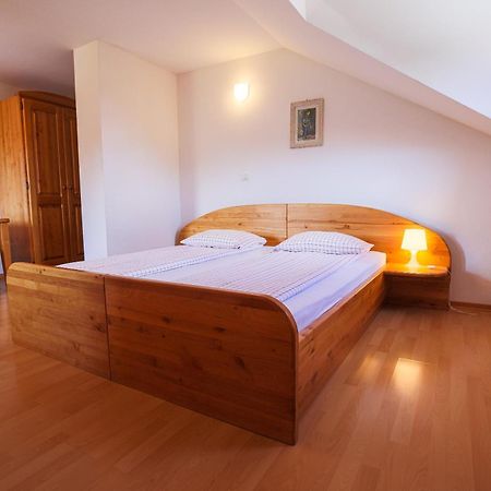 Domacija Malnarjevi Villa Villa Slavina Kültér fotó