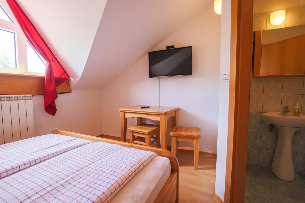 Domacija Malnarjevi Villa Villa Slavina Kültér fotó