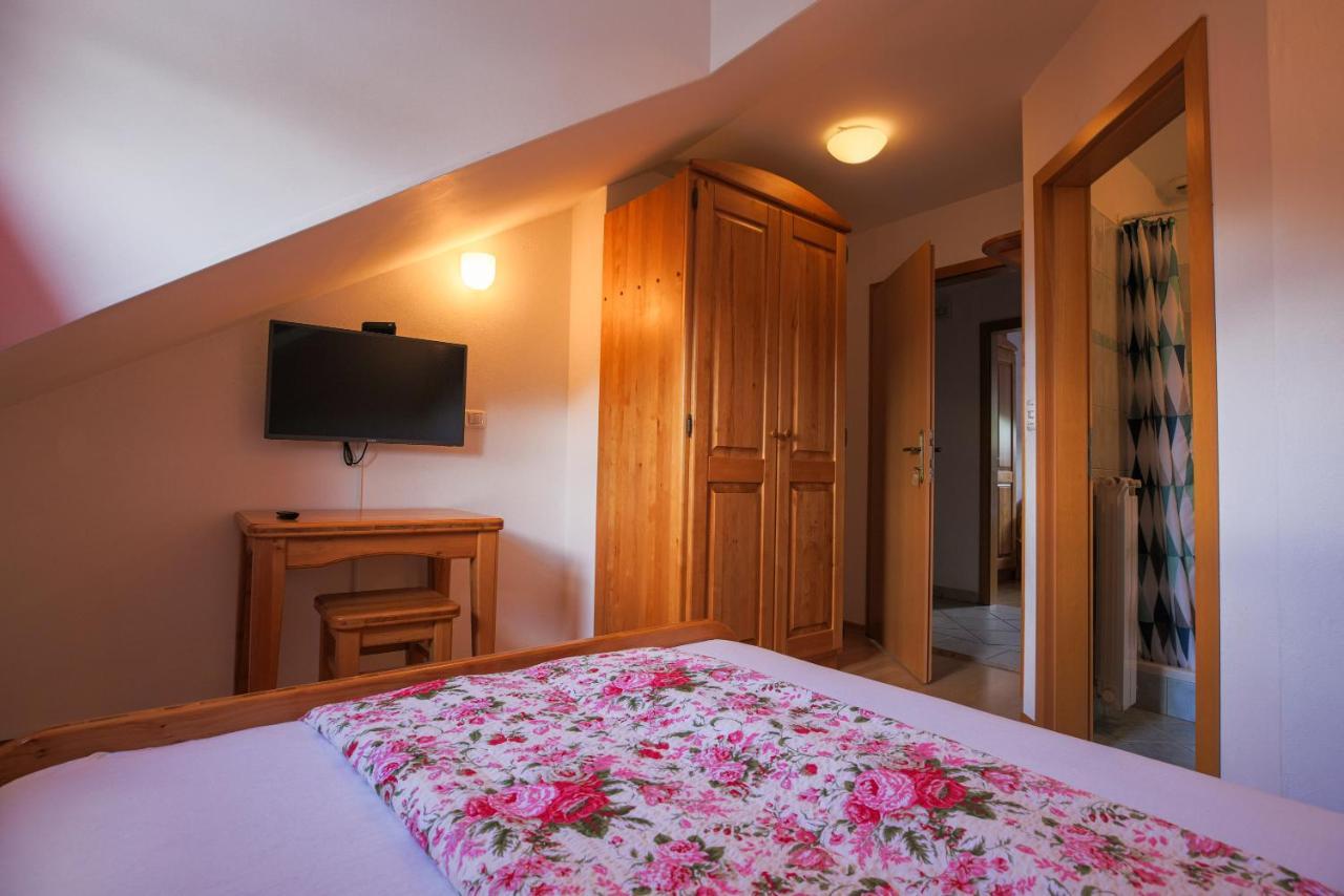 Domacija Malnarjevi Villa Villa Slavina Kültér fotó