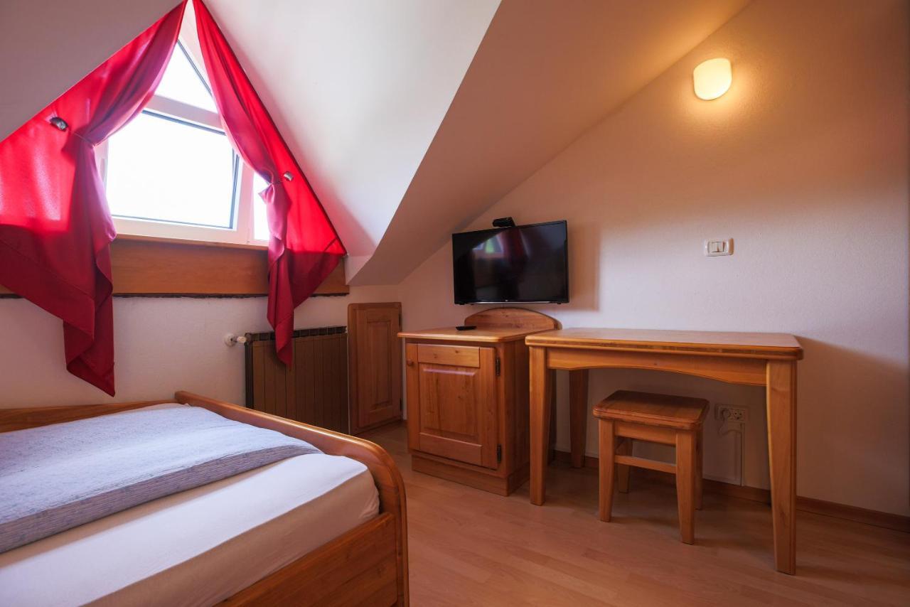 Domacija Malnarjevi Villa Villa Slavina Kültér fotó