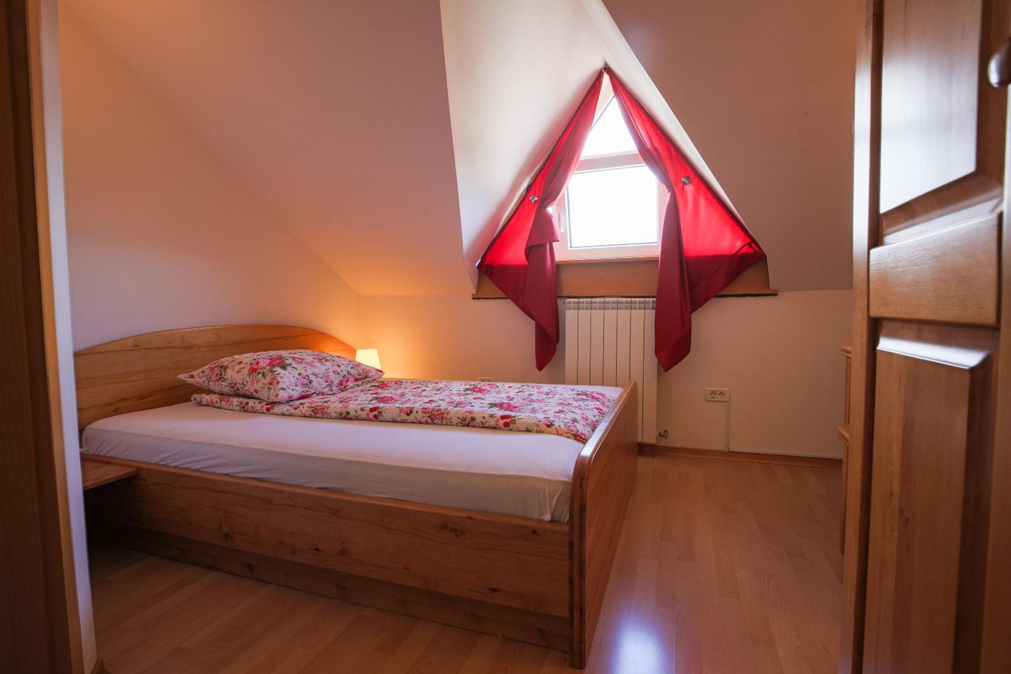 Domacija Malnarjevi Villa Villa Slavina Kültér fotó