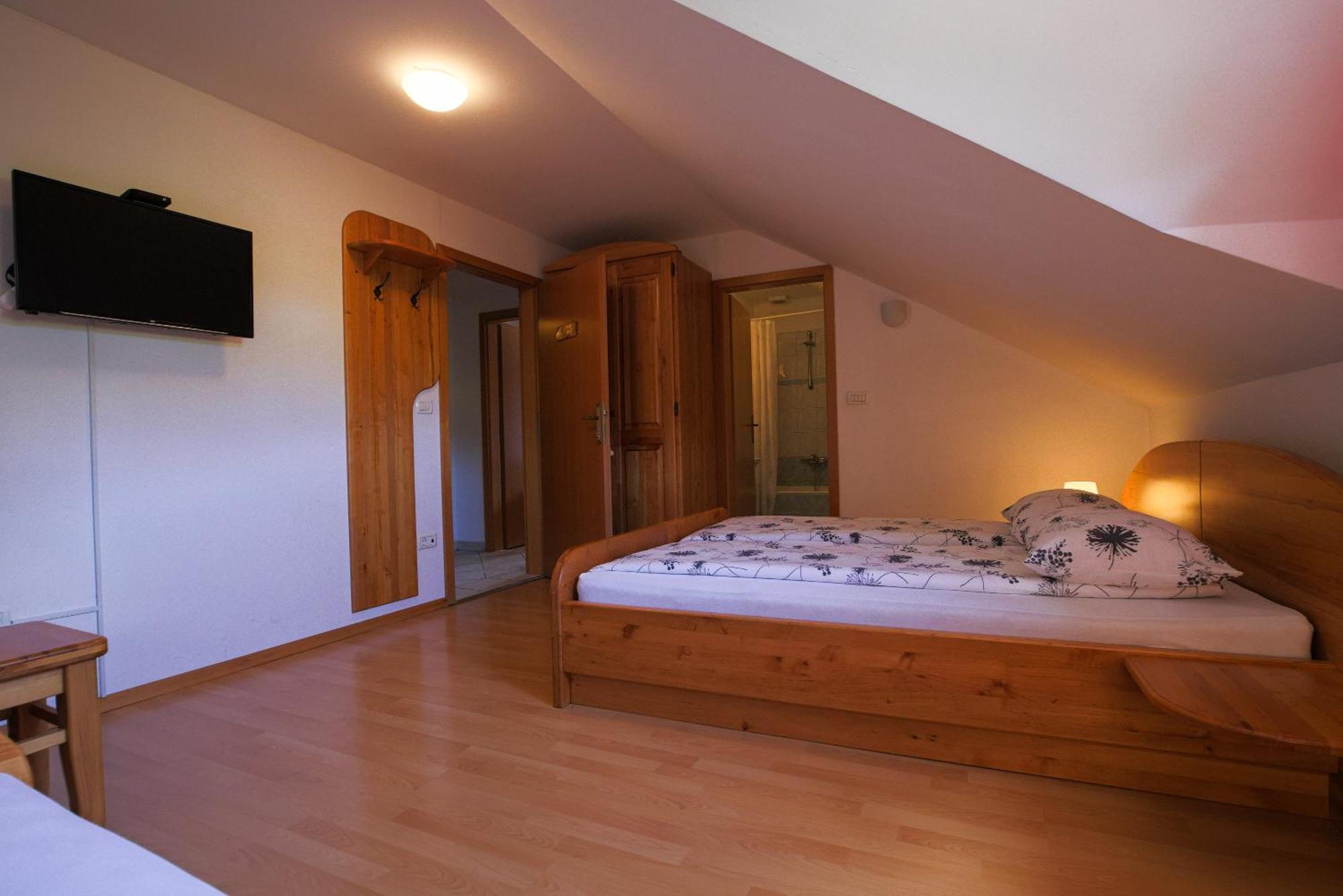 Domacija Malnarjevi Villa Villa Slavina Kültér fotó
