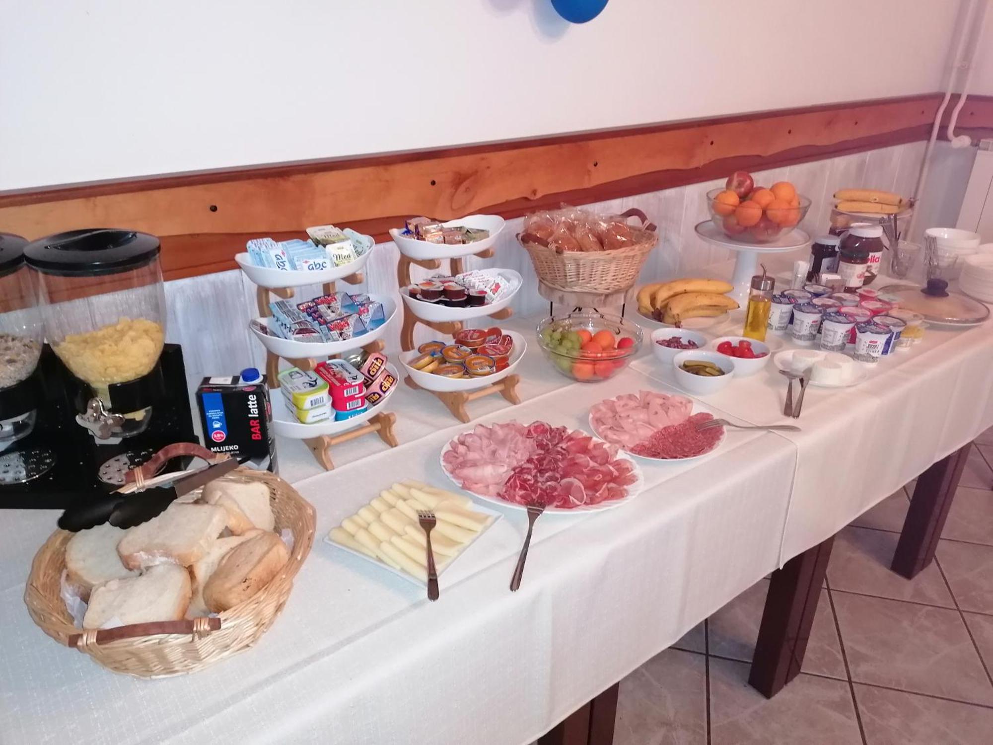 Domacija Malnarjevi Villa Villa Slavina Kültér fotó